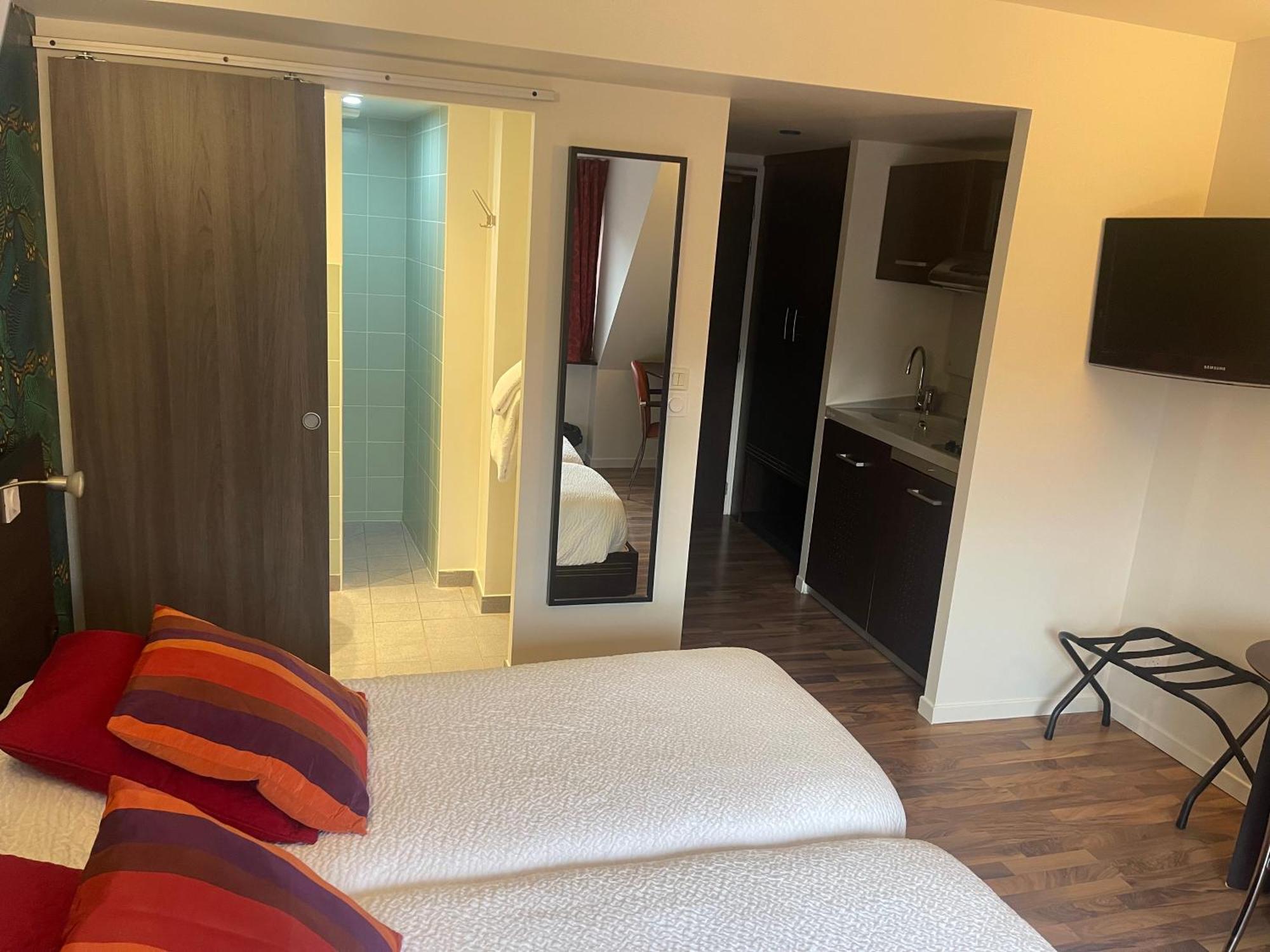 Logis Hotels Le Saint Georges Vendome Exterior photo