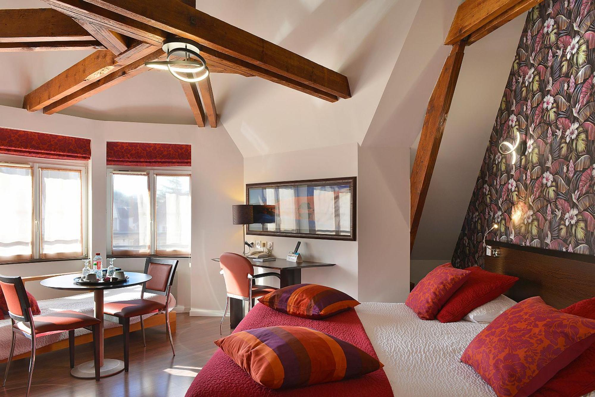 Logis Hotels Le Saint Georges Vendome Exterior photo