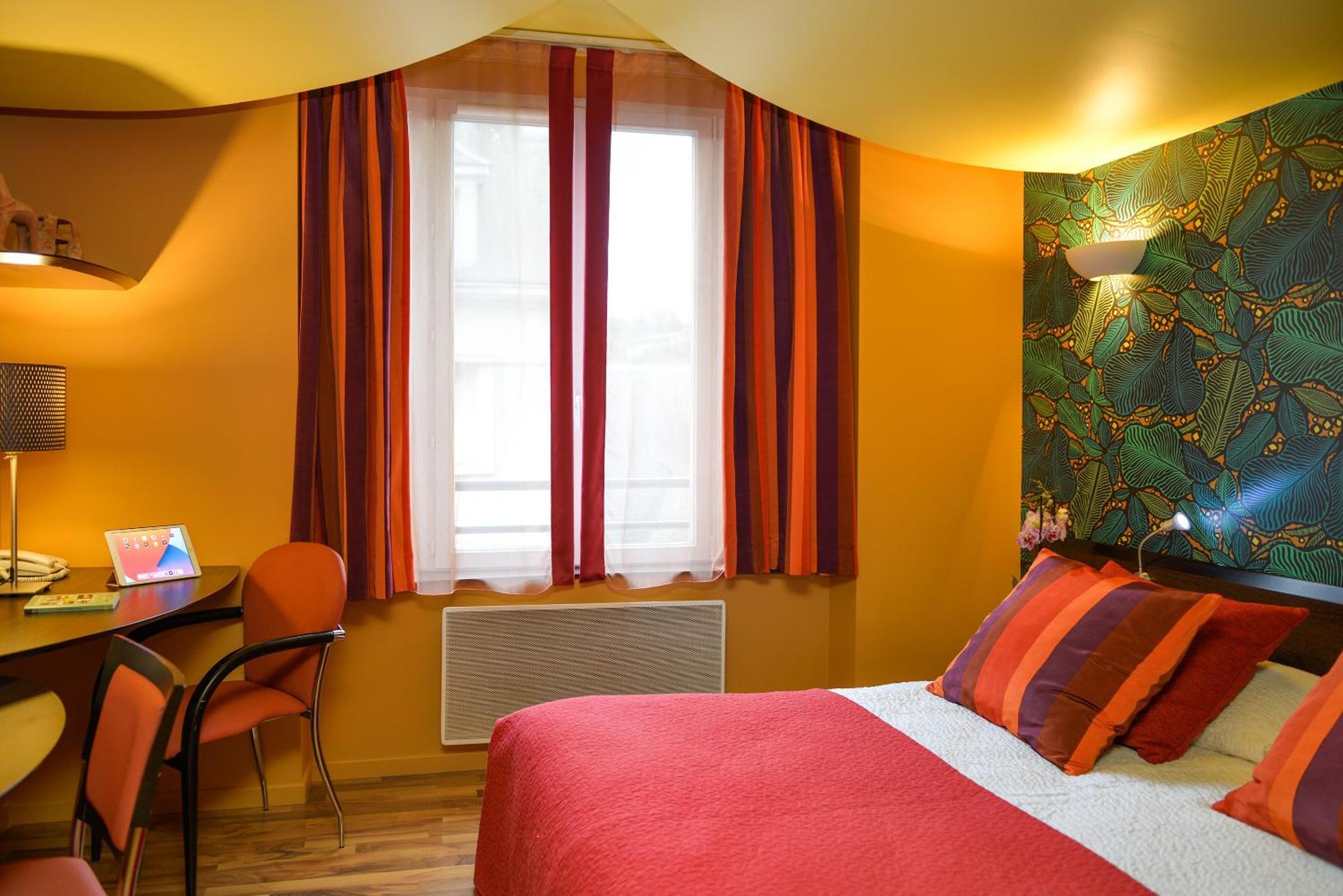 Logis Hotels Le Saint Georges Vendome Exterior photo