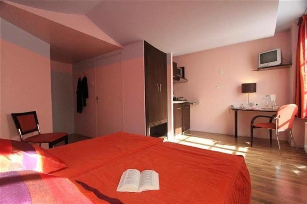 Logis Hotels Le Saint Georges Vendome Exterior photo